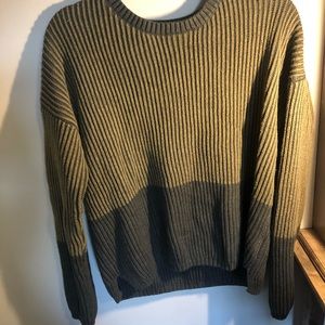 Cute sweater, barely worn, max studio brand